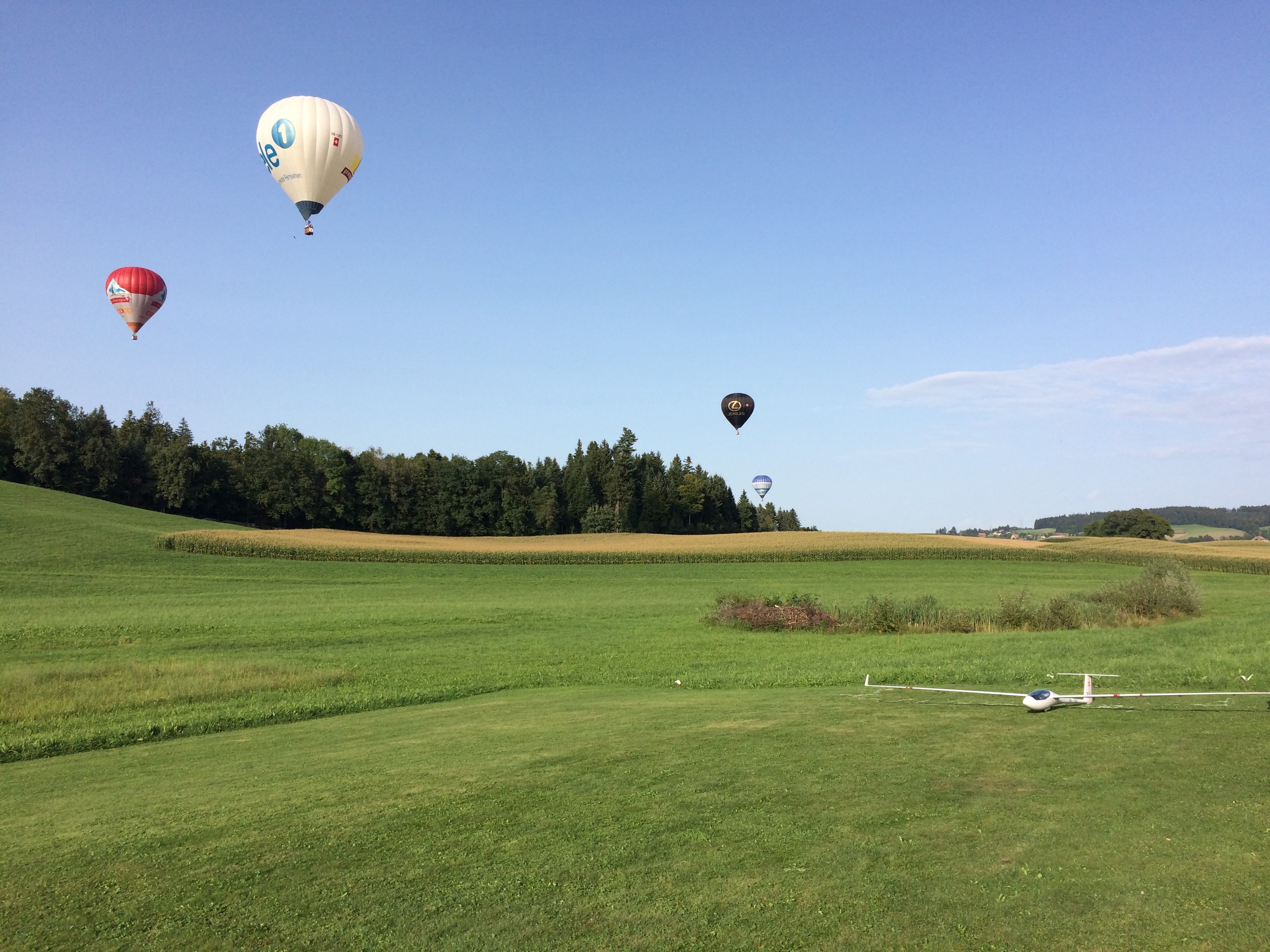 Flugplatz mit Ballonen